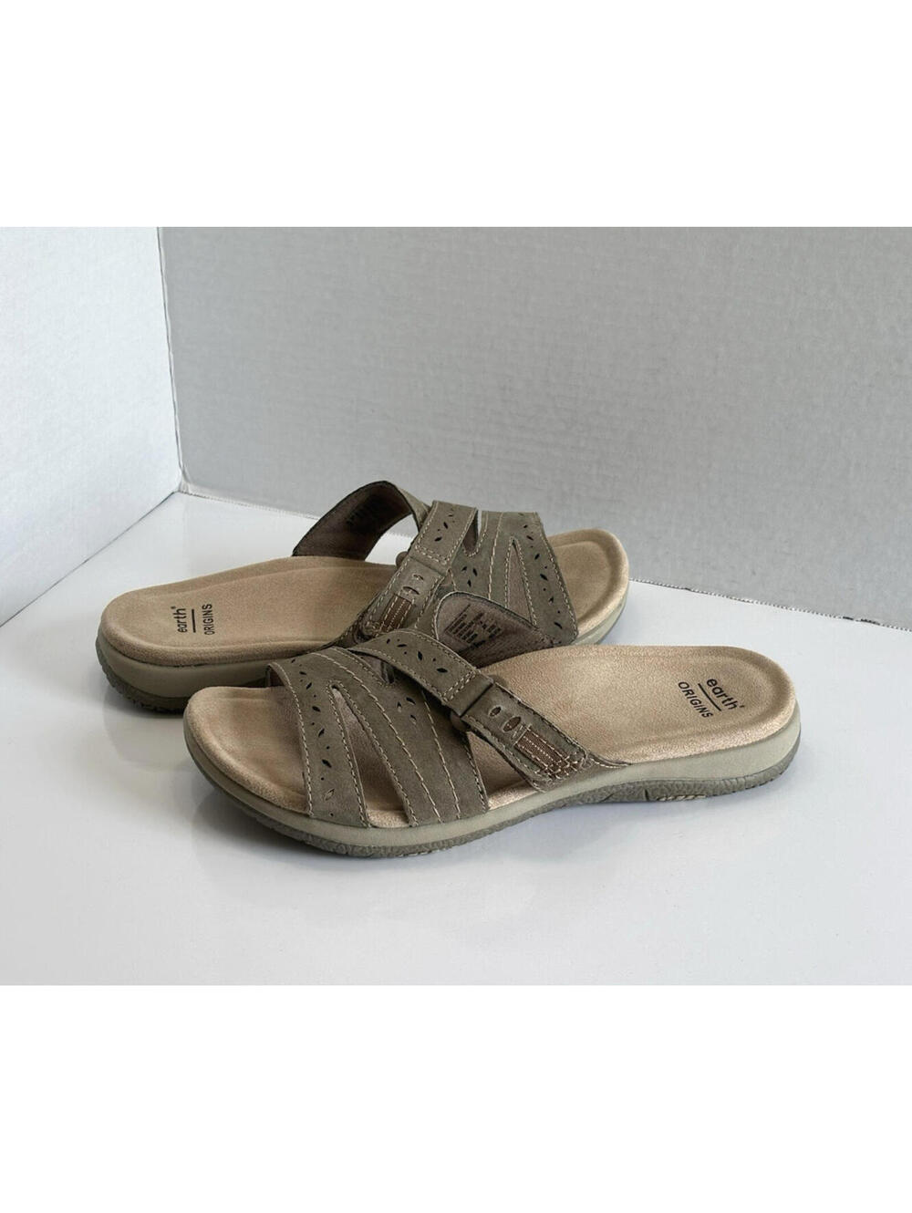 Earth Origins Shantel Sandals Women's Size 7.5 Wide Khaki Leather Comfort Slides